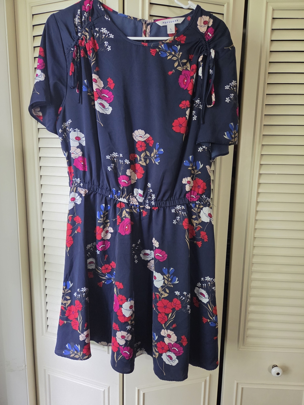 POPSUGAR Navy Floral Tie-Detail Short Dress with Pink and Red Blooms